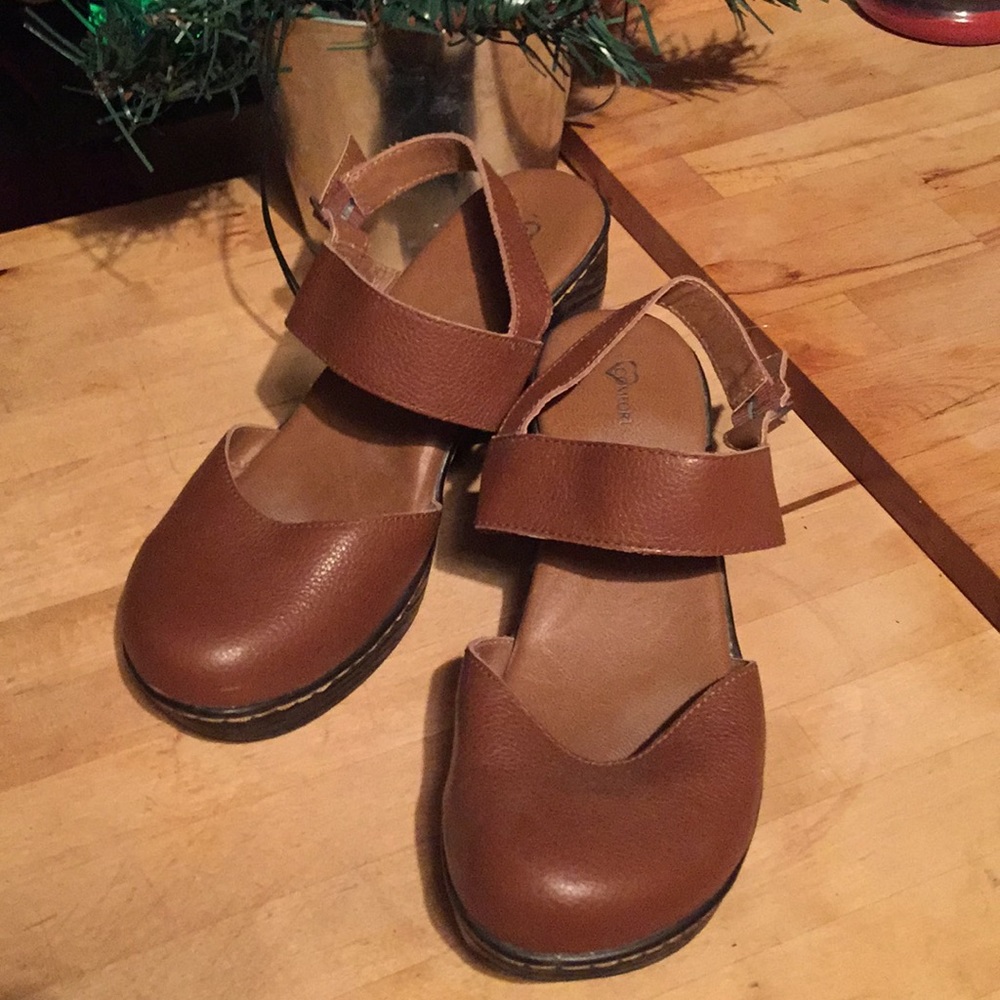 I heart comfort Mary Jane Clogs like dansko